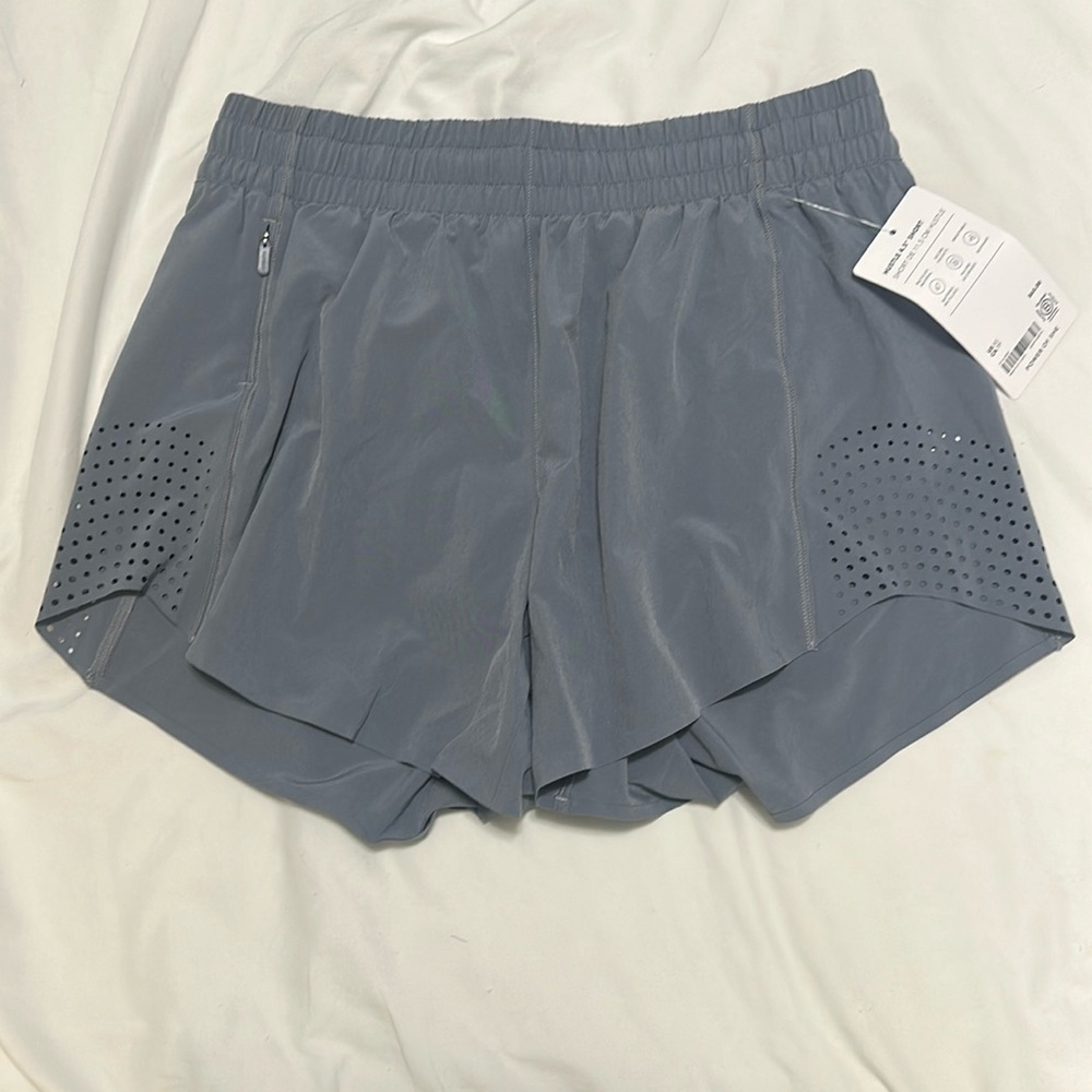 NWT Athleta Hustle 4.5” short xs